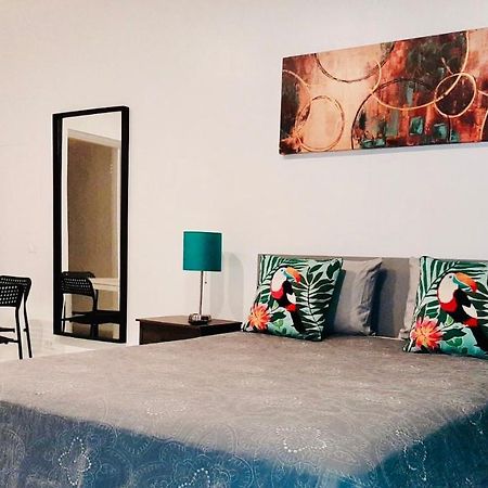 Hallandale Studio With Pool Apartment Plaja Hallandale Exterior foto
