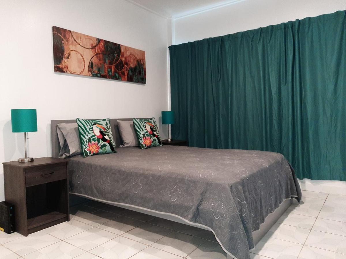 Hallandale Studio With Pool Apartment Plaja Hallandale Exterior foto