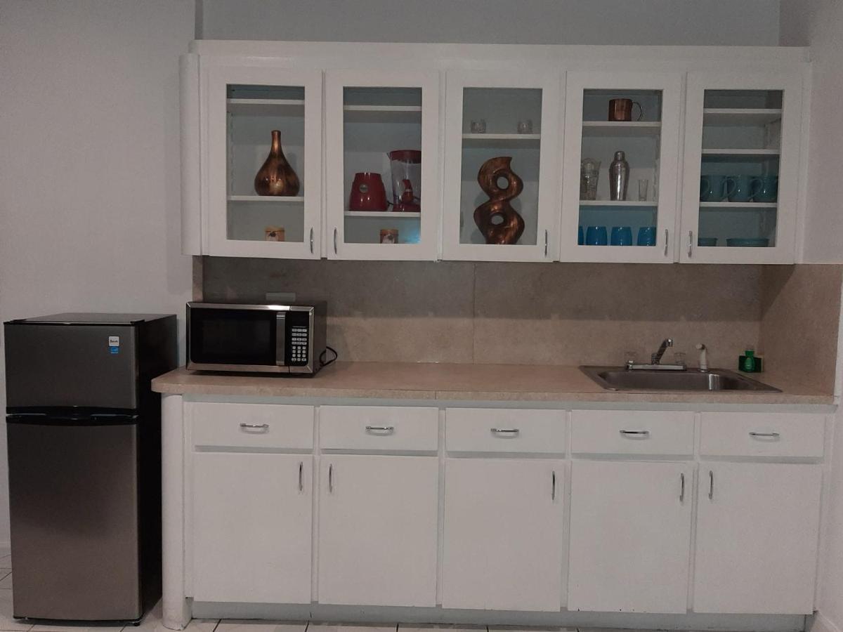 Hallandale Studio With Pool Apartment Plaja Hallandale Exterior foto