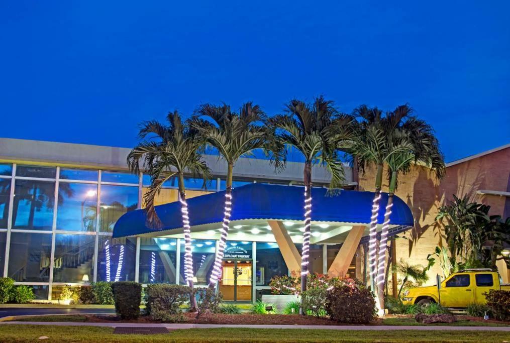Hallandale Studio With Pool Apartment Plaja Hallandale Exterior foto