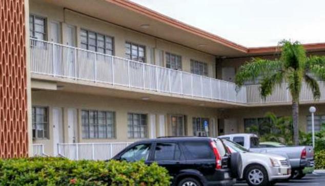 Hallandale Studio With Pool Apartment Plaja Hallandale Exterior foto